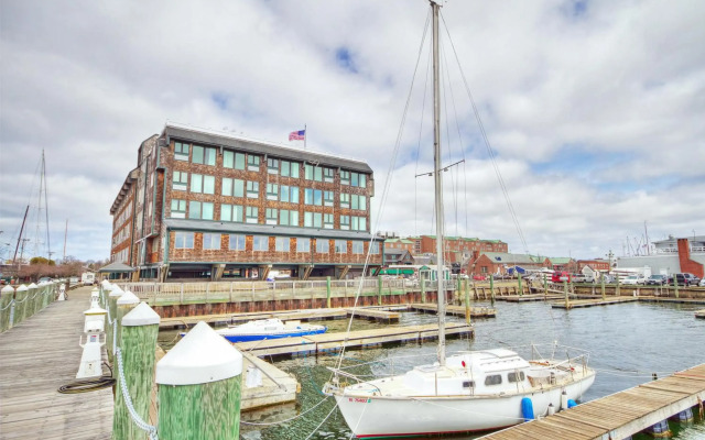 Club Wyndham Inn on Long Wharf
