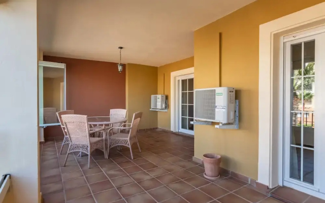 Apartment With Terrace and Pool Access