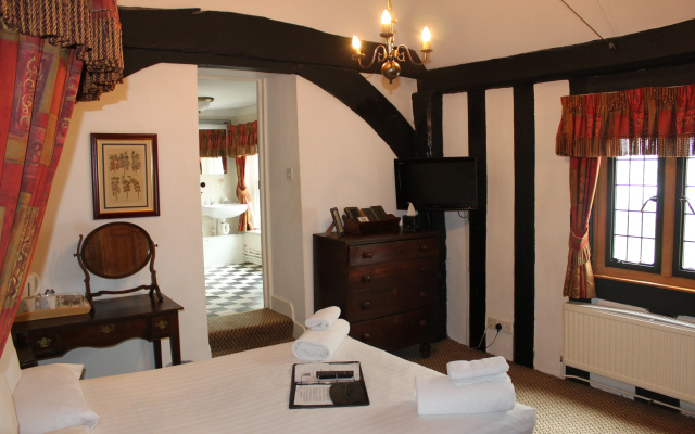Brook Red Lion Hotel