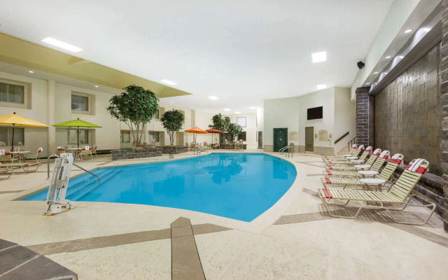 Clarion Inn Des Moines Airport