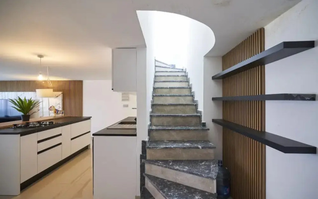Amazing Penthouse Apartment With Rooftop Pool&bar