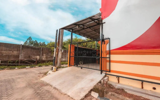 OYO 3132 Mahkota Sivali