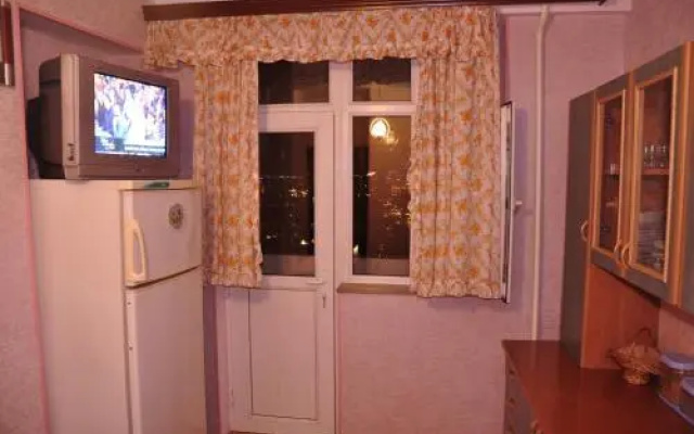 2 OTAğLı YAXşı TəMIRLI MəNZIL G�NL�K ICARə VERILIR