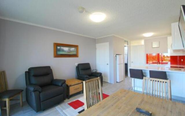 Beachfront 4, 25 Willow Street