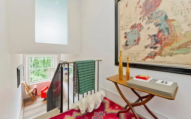 Gorgeous & Grand 5 Bed House, Holland Park