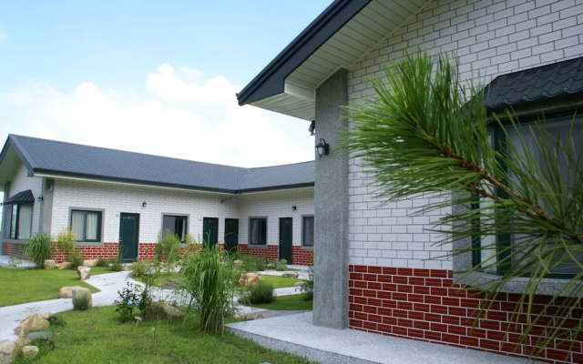 Hofeng Xiangcun B&B