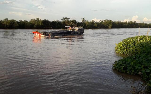 Hong thai River side homestay