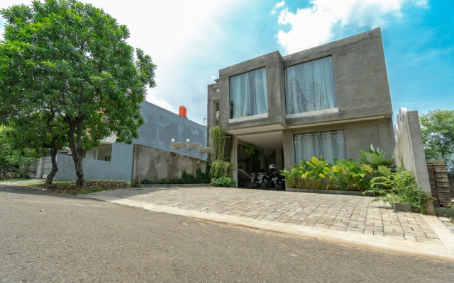 Oyo 1645 Lot56