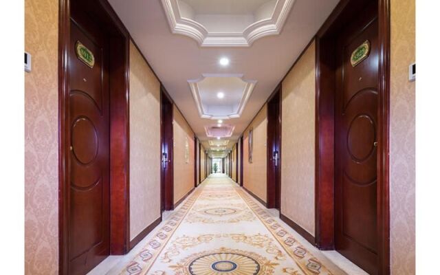 Vienna Hotel ( Shenzhen Fuyong Bridge Branch)