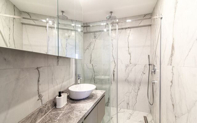 Flat With Panoramic Bosphorus View in Cihangir