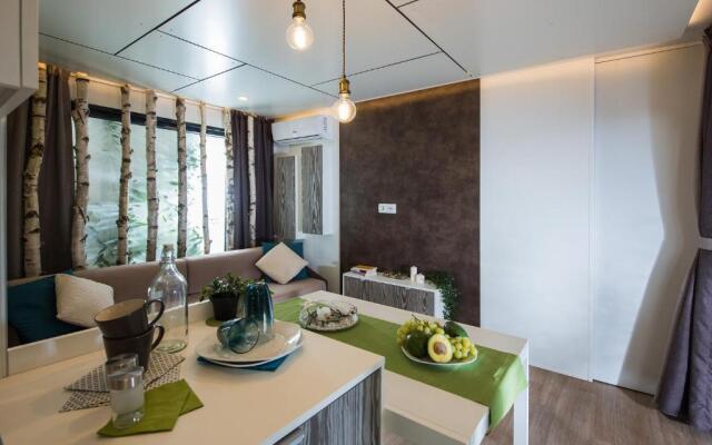 Hu Park Albatros Village