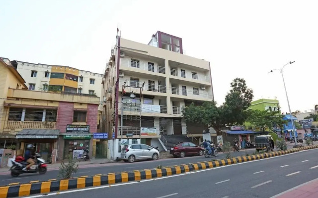 Ekamra Inn by OYO Rooms