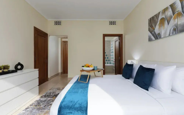 Maison Privee - Stylish & Spacious Apartment in Downtown Dubai