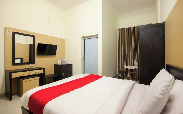 Esther Hotel