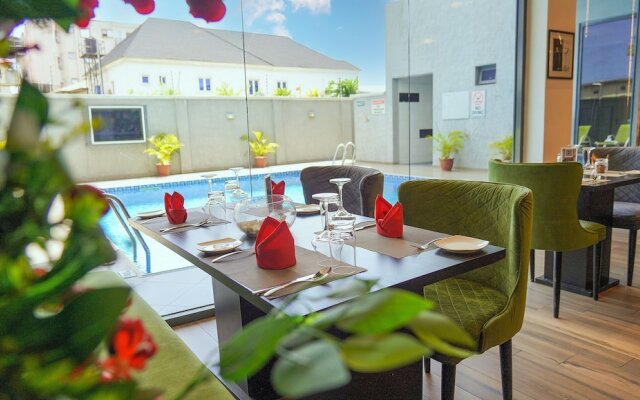 Mayhill Hotel