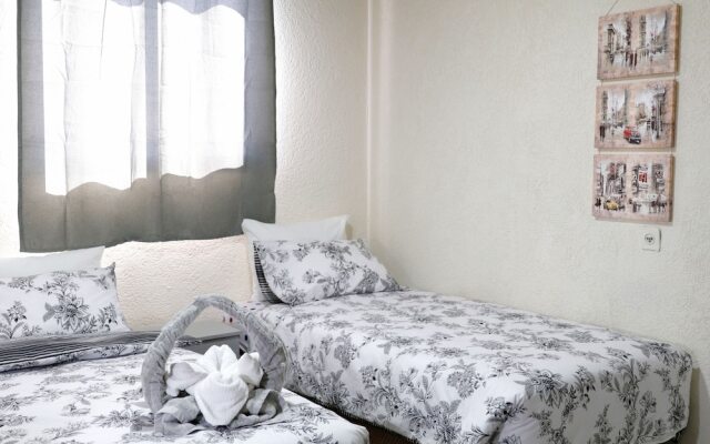 Neve Midbar Motel