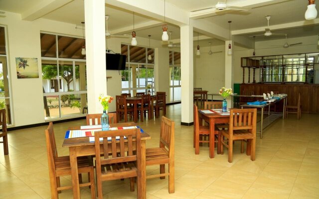 Palm Beach Nilaveli Hotel