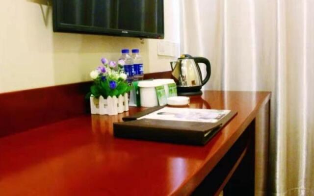 GreenTree Inn Zhengzhou Train Station Renmin Park Shell Hotel