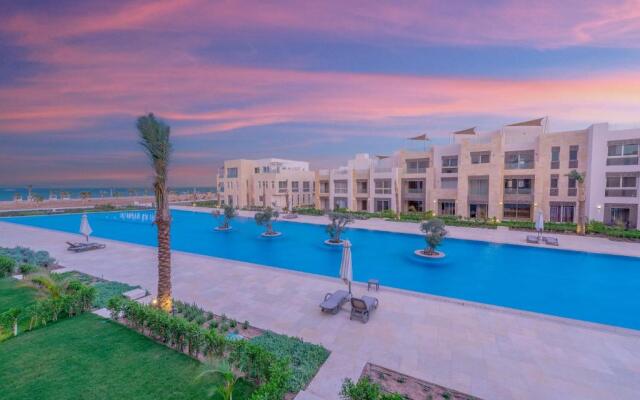 Mangroovy 2 Bedroom Sea View Apartment, Pool & Beach