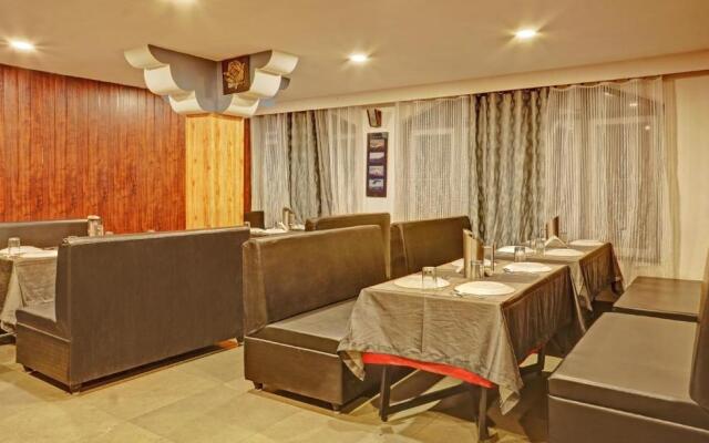 Fabhotel Meylong Hills