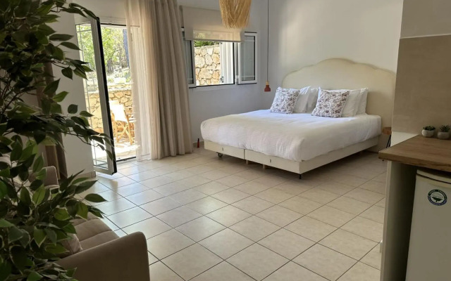 Lithies Studios & Apartments