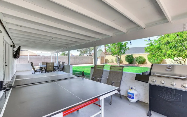 Glendale Home w/ Pool, Basketball + Bbq!