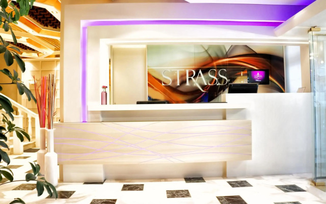 Hotel Strass