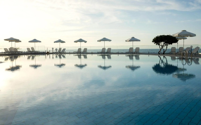 Maritimo Beach Hotel