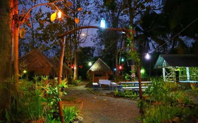 OYO 909 Guiding Star Resort