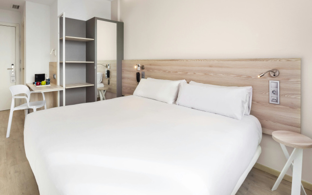 B&B HOTEL Málaga Centro - Image 7