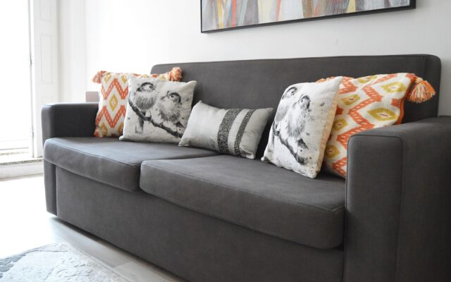 St. Francisco Flat with City Views