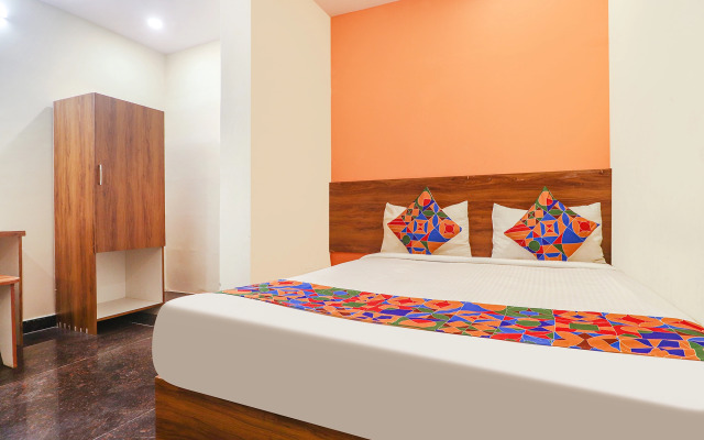 Fabexpress Simra Relax Inn
