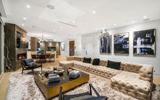 Modern Smart Home With Spectacular Views