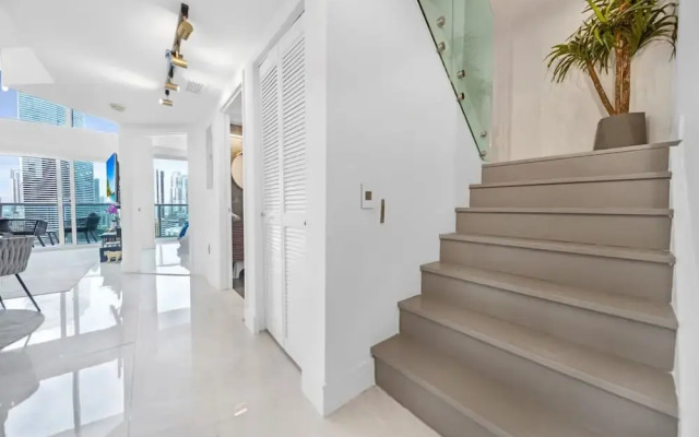 Sunbeam Plush 2 Story Loft