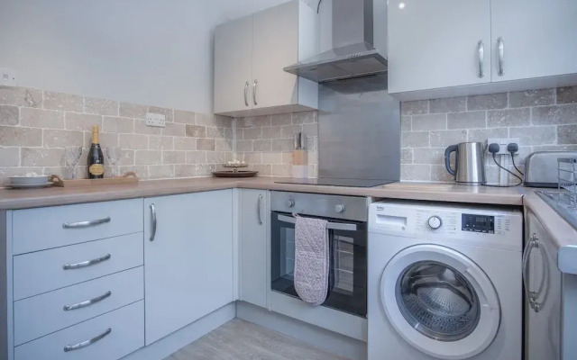 Langland Road - 2 Bedroom Town House