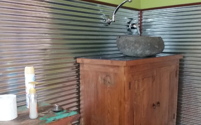 Tiandi Wildlife Sanctuary Farm Stay – Bathroom – Tomboye