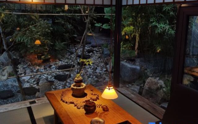 Wonderland Inn, Sanya