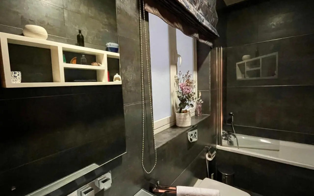 Valletta Collection - Merchant Str Apartment with large yard