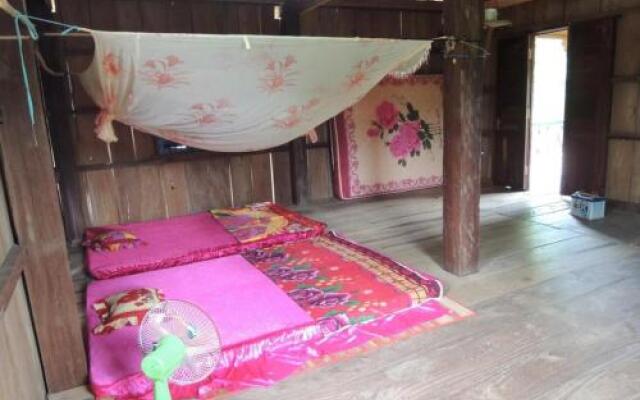 Hueong Hang Homestay