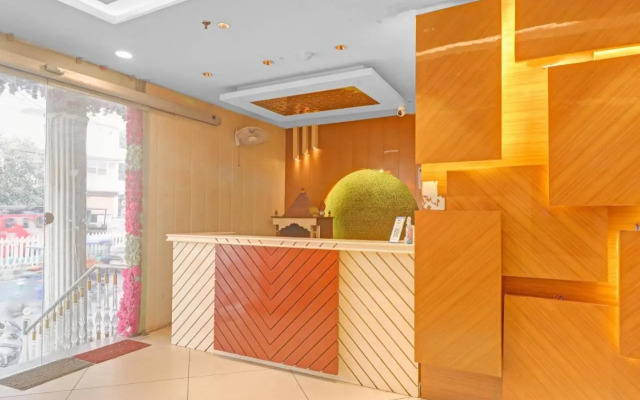 OYO 26766 Laxmi Abode