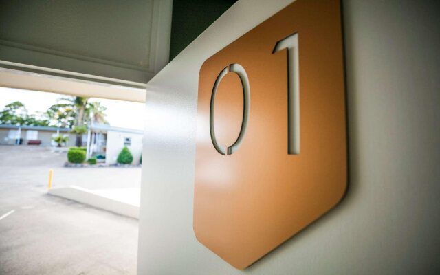 Nightcap at Colyton Hotel