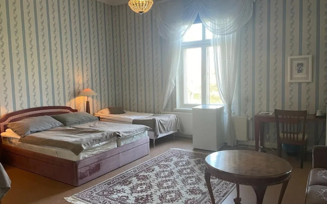 Kartanohotelli Karhulan Hovi