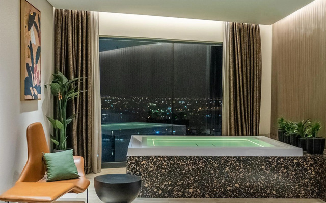 The House Hotel Al Khiran
