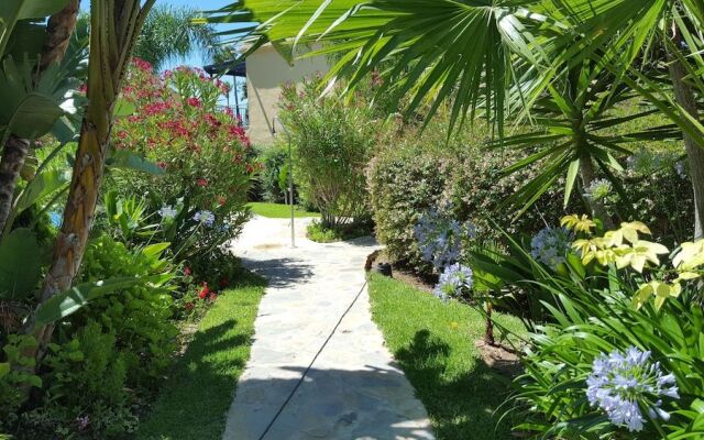 TGS & RUMEX Suites Banus