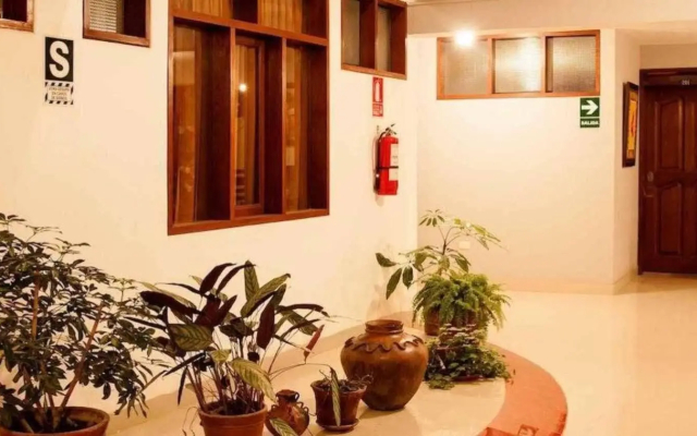 Explorer Deluxe Hotel