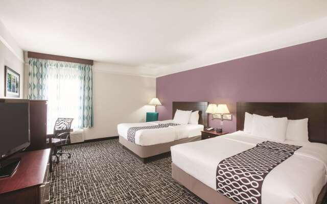 La Quinta Inn & Suites by Wyndham Mansfield TX