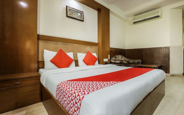 Oyo 43670 Hotel Apra Deluxe