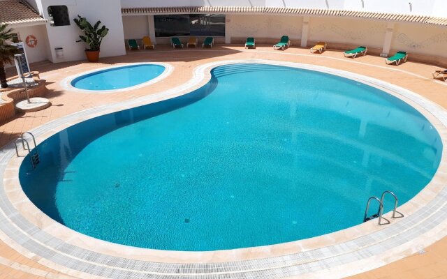 Apartment with One Bedroom in Armação de Pêra, with Wonderful Sea View, Shared Pool, Furnished Garden - 100 M From the Beach