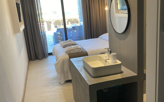 Helios Beach Hotel & Bungalows
