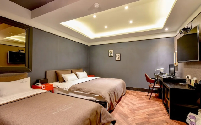 French Code Hotel